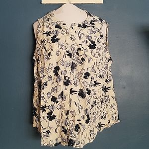 1X blue floral sleeveless blouse
